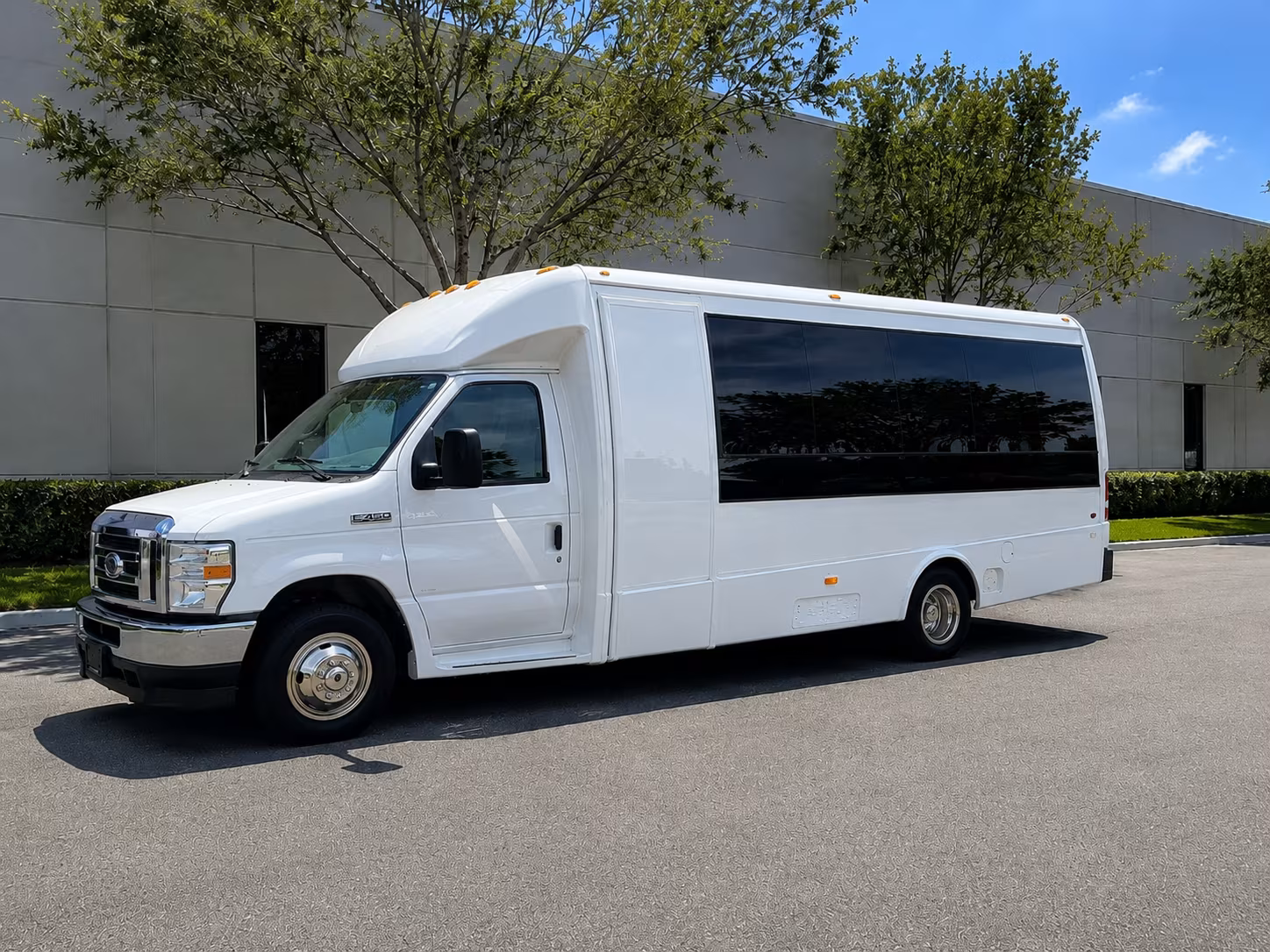 bus rentals for shoreline amphitheatre concerts from daly city