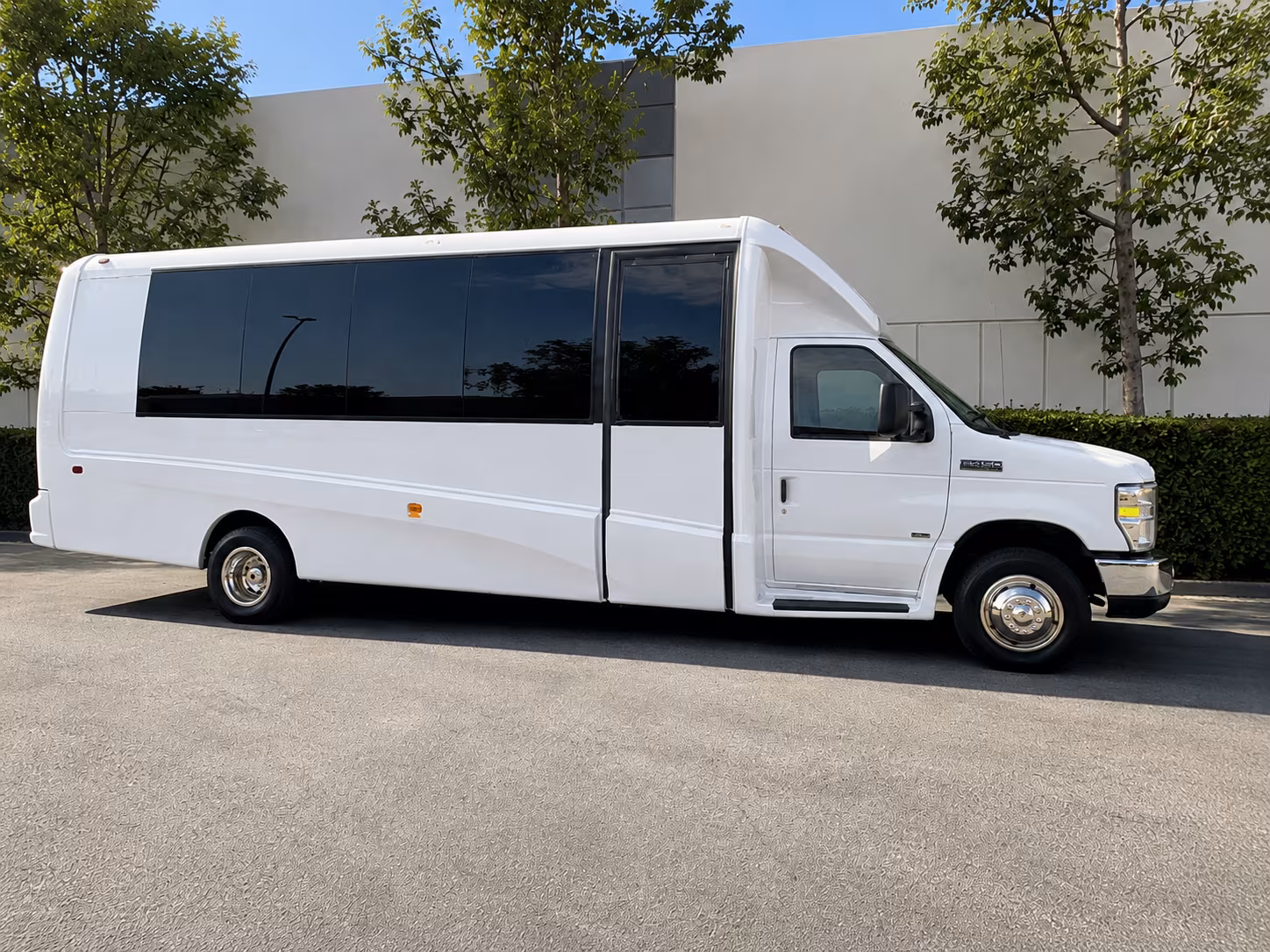 concert buses for large groups and multi venue show nights near daly city
