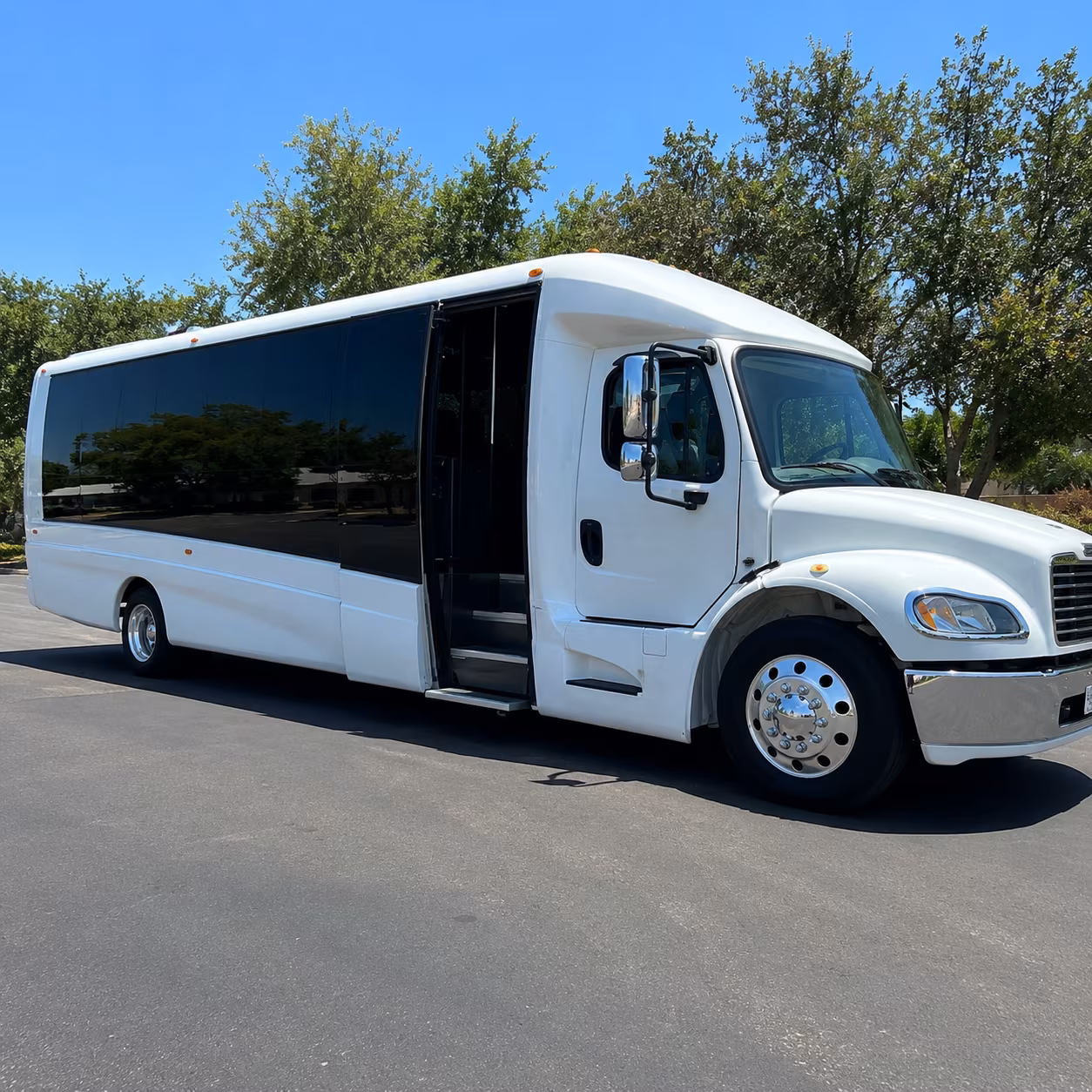 corporate airport transfer buses serving sfo and the peninsula