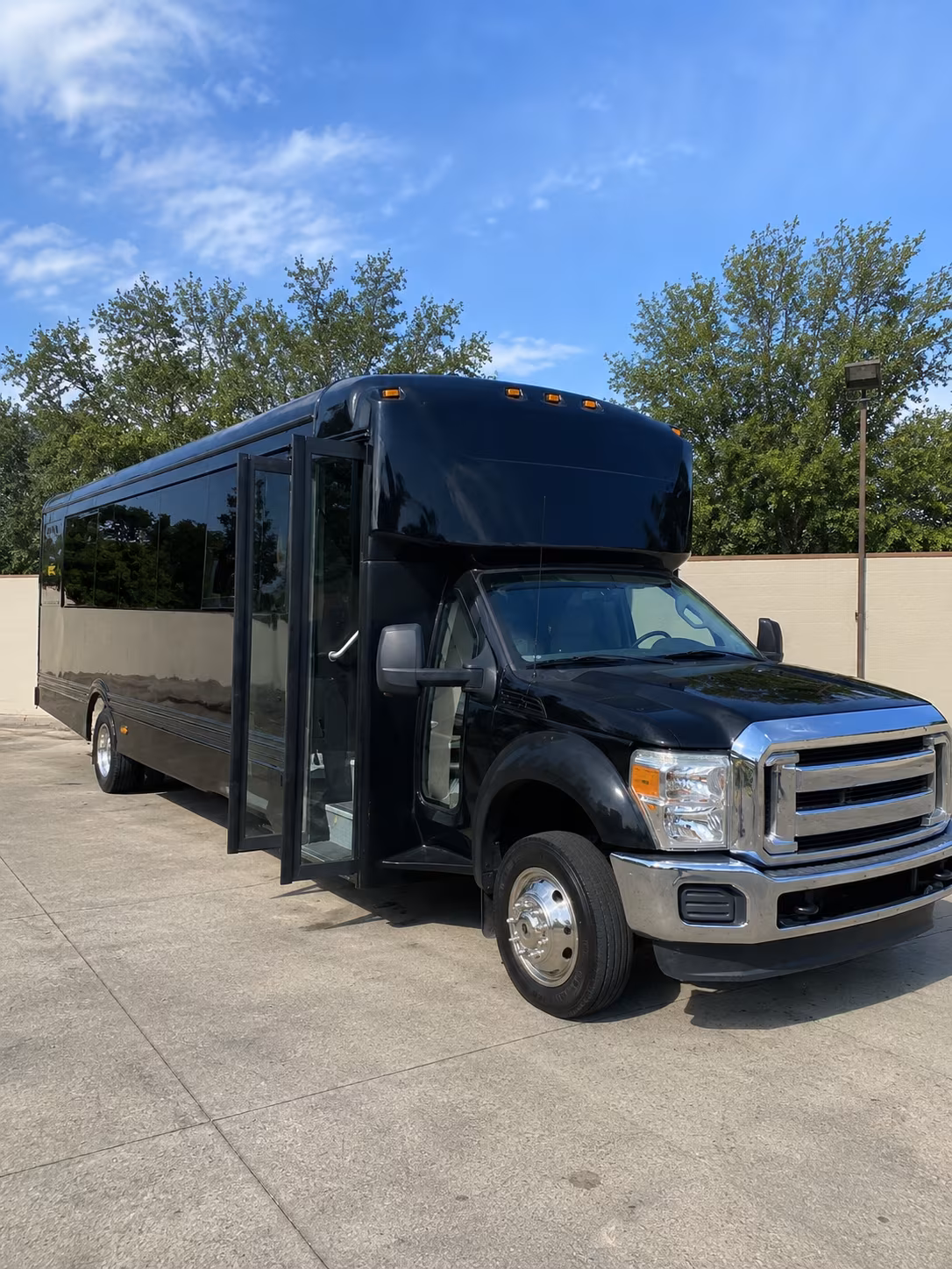 daly city 20 passenger party bus